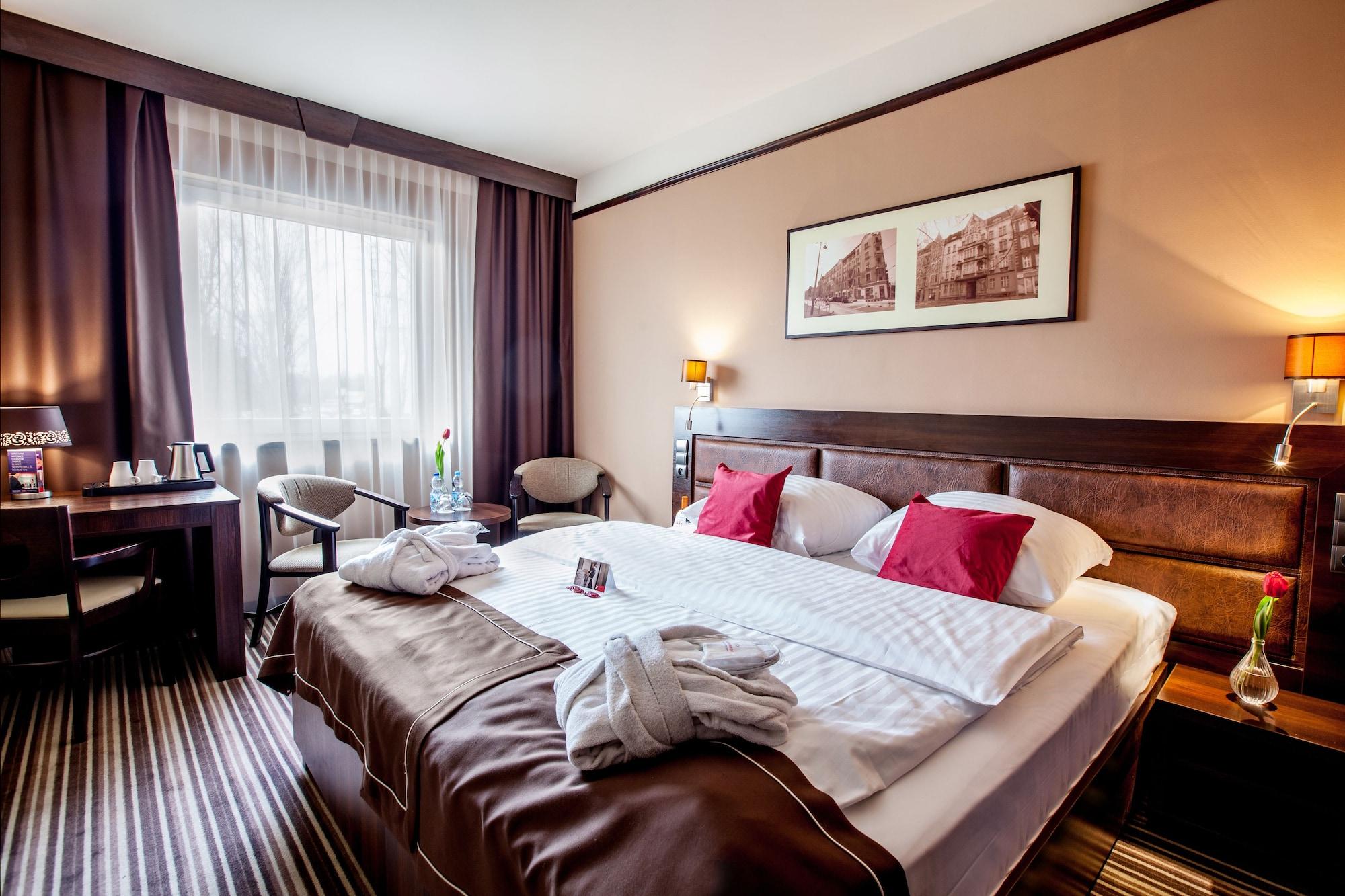 Park Hotel Diament Katowice Bagian luar foto