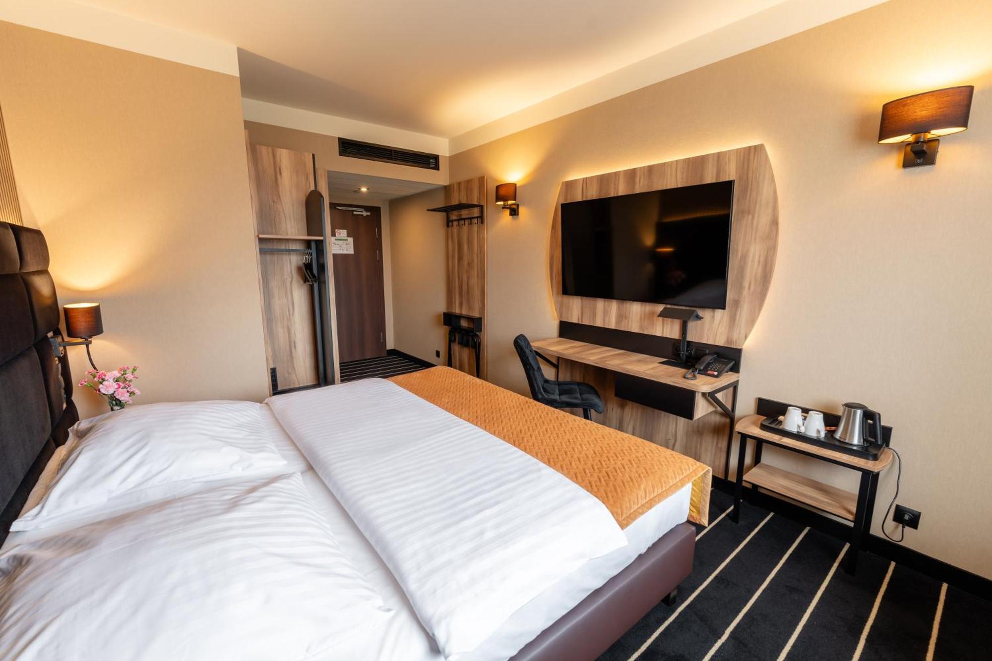Park Hotel Diament Katowice Bagian luar foto