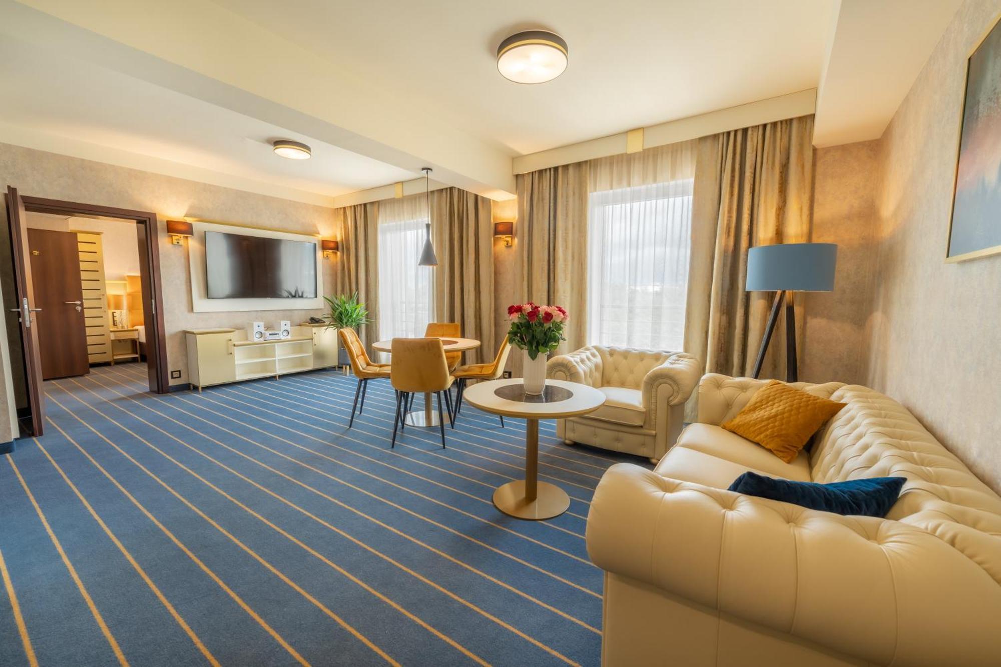 Park Hotel Diament Katowice Bagian luar foto