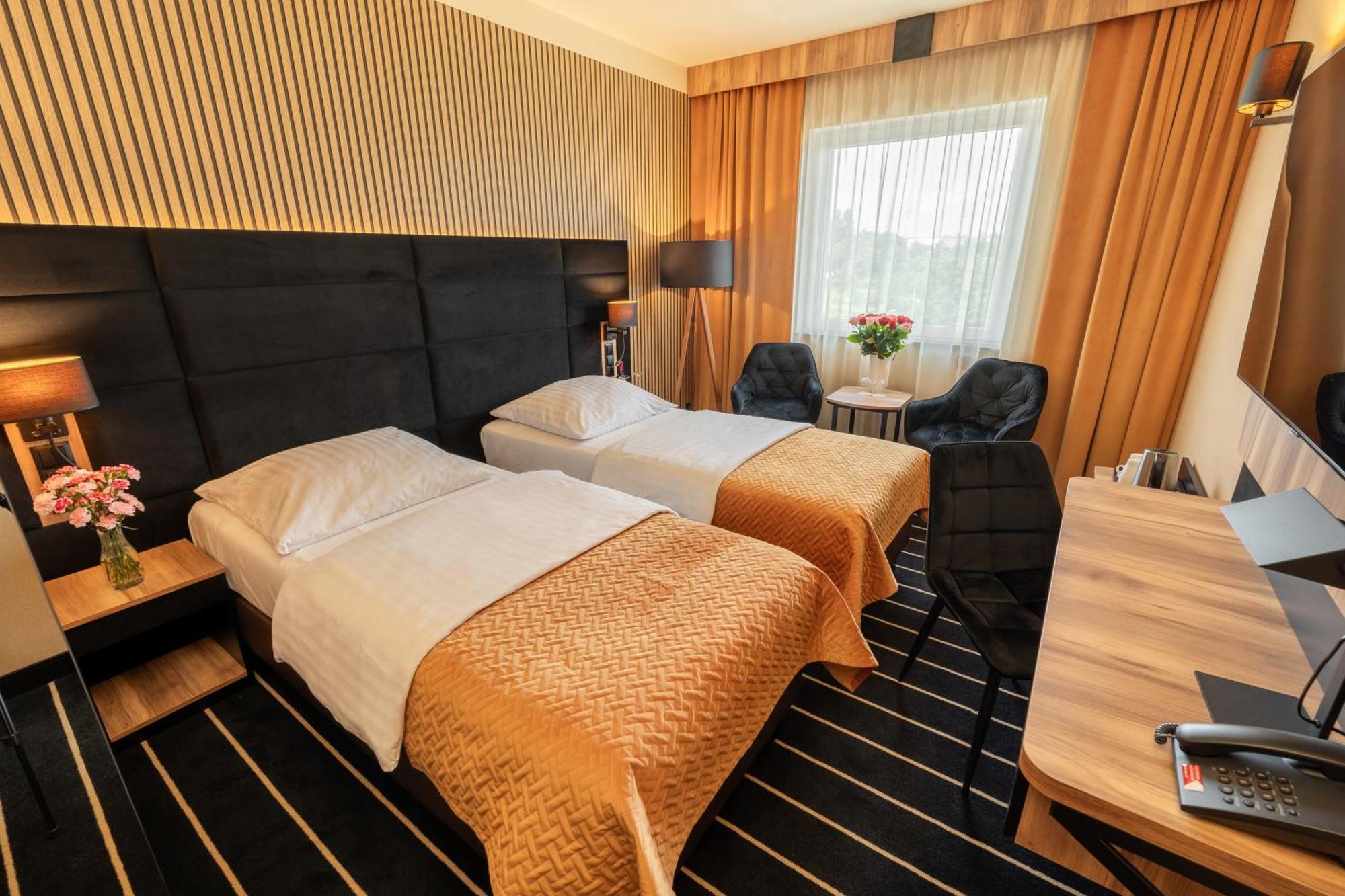 Park Hotel Diament Katowice Bagian luar foto
