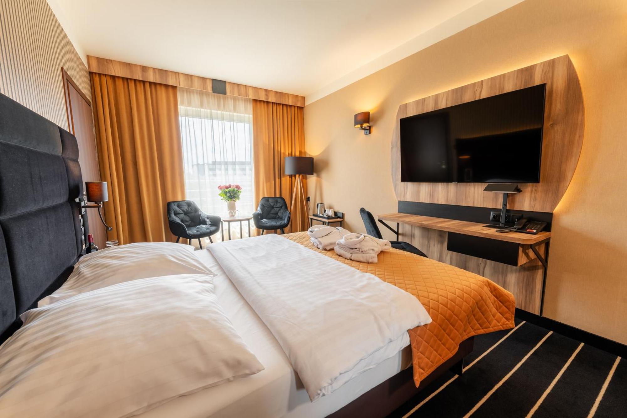 Park Hotel Diament Katowice Bagian luar foto