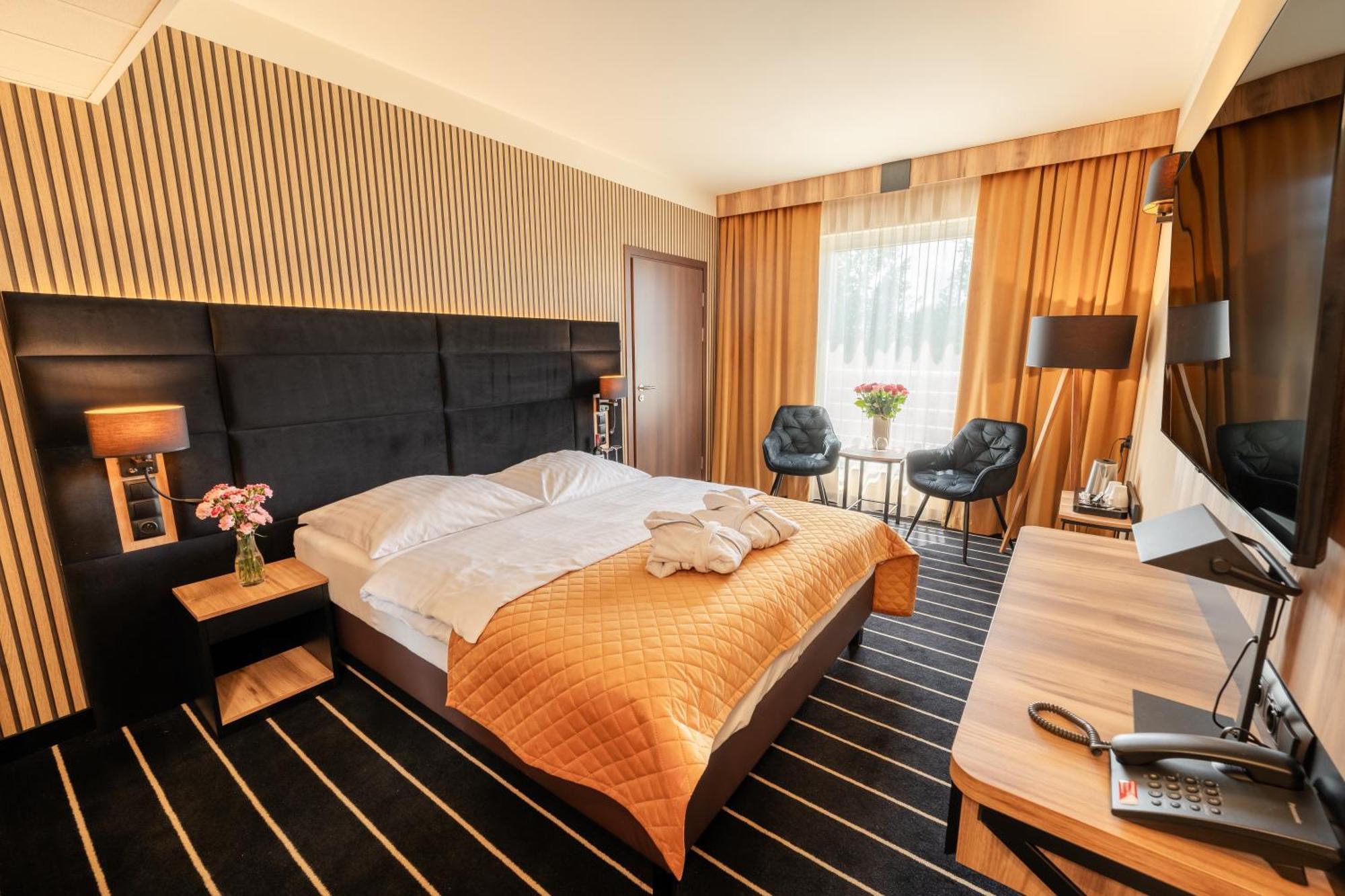 Park Hotel Diament Katowice Bagian luar foto